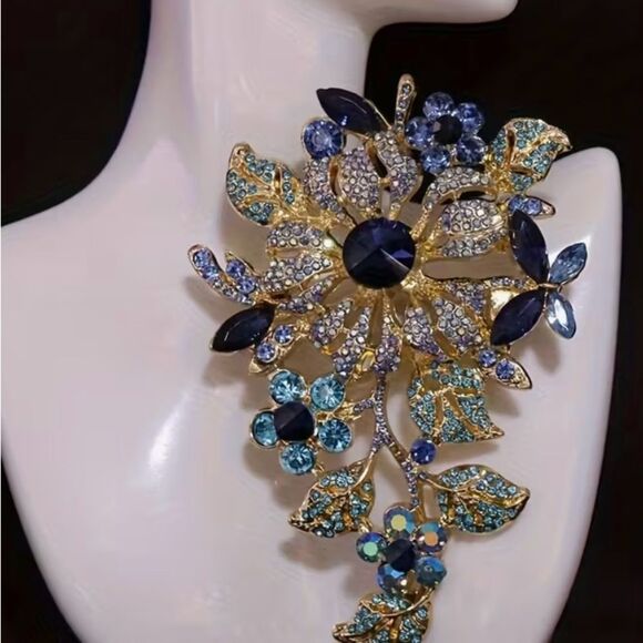 ๐โElegant Gold and Blue Floral Large Brooch ๐ - Picture 1 of 7